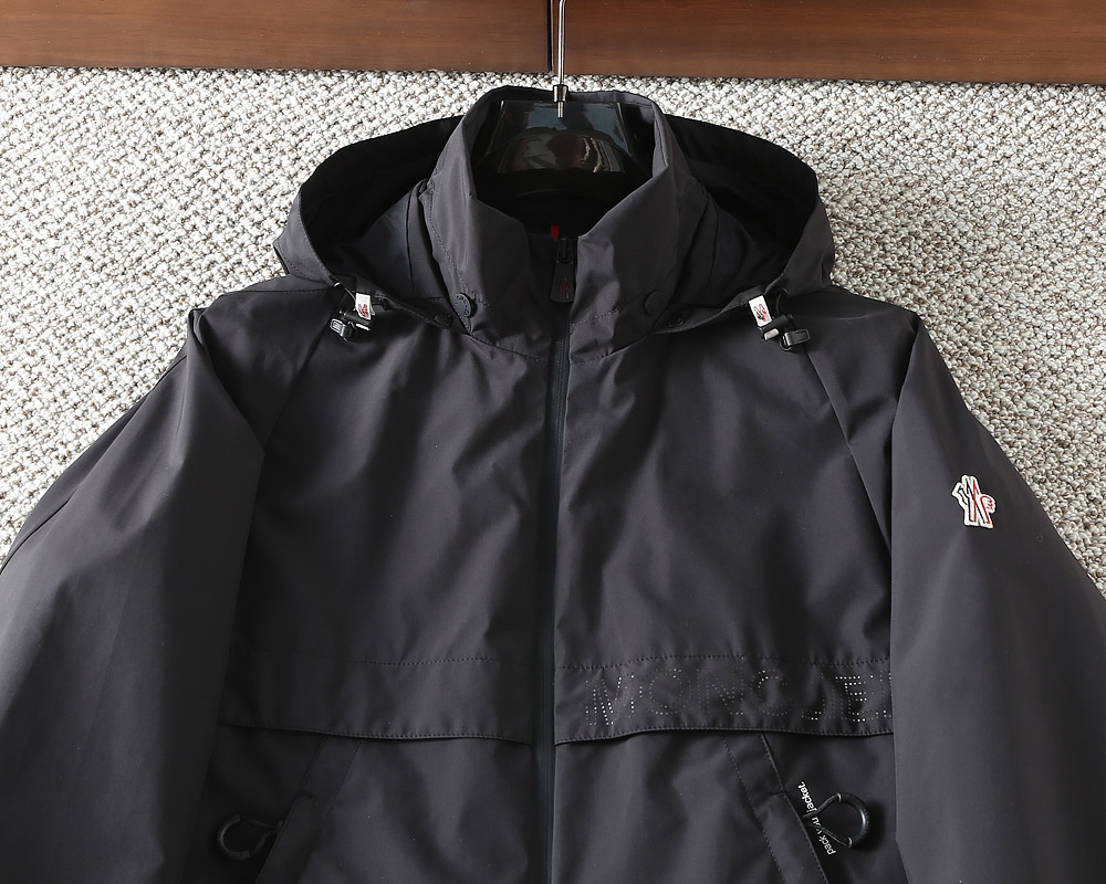 モンクレール「Moncler」秋のフード付きジャケット
