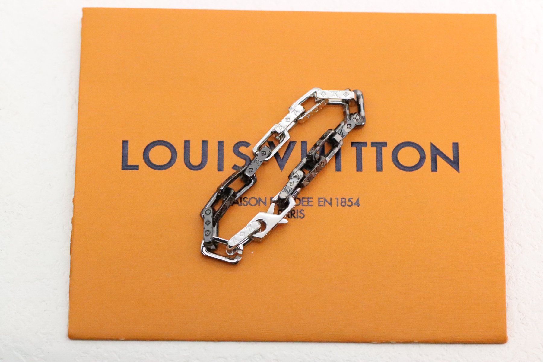 ルイ・ヴィトン「Louis Vuitton」BLACK & SILVER QUENCHED BAMBOO ブレスレット