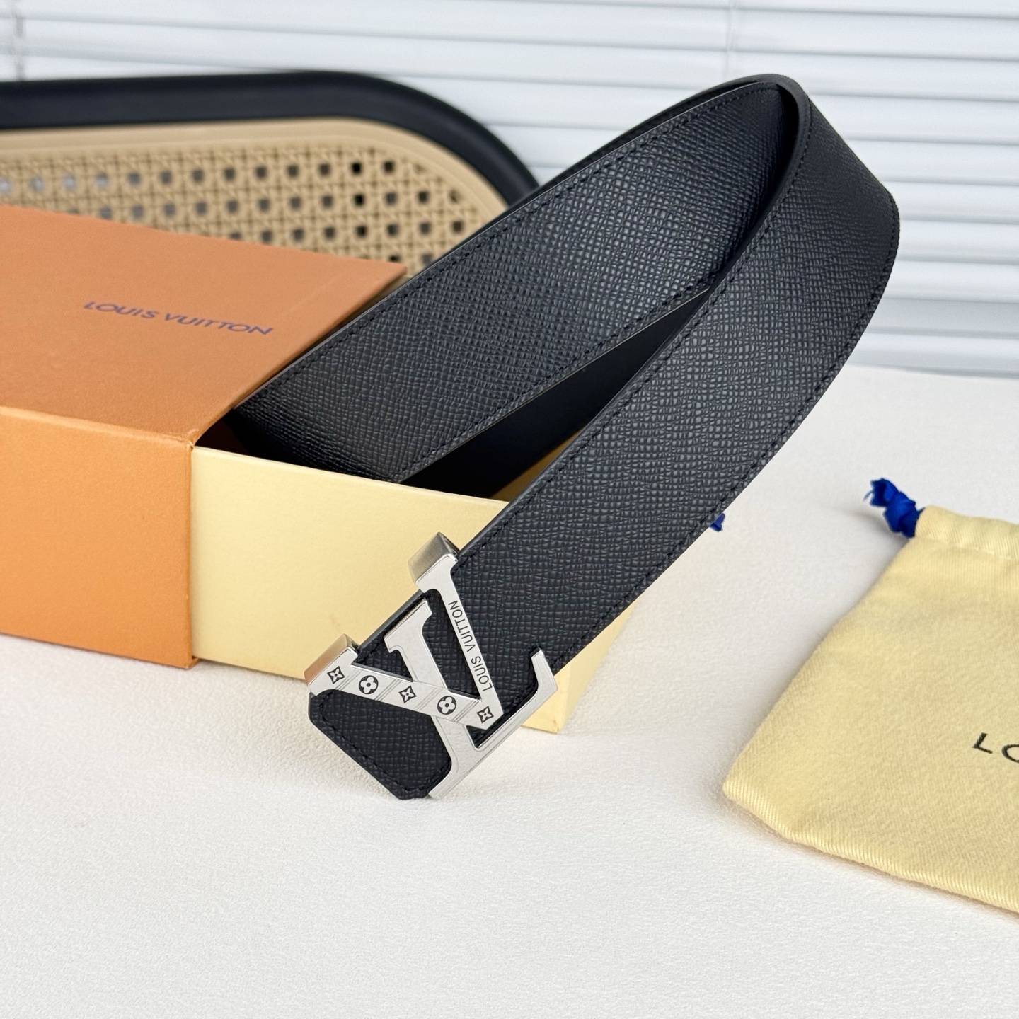 ルイ・ヴィトン「Louis Vuitton」DIMENSION 4.0 レザーベルト