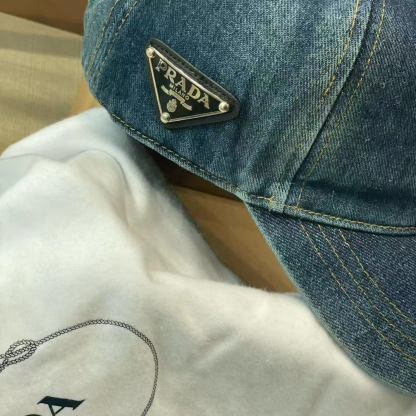 プラダ「Prada」  Denim Gradient Wash Baseball Cap