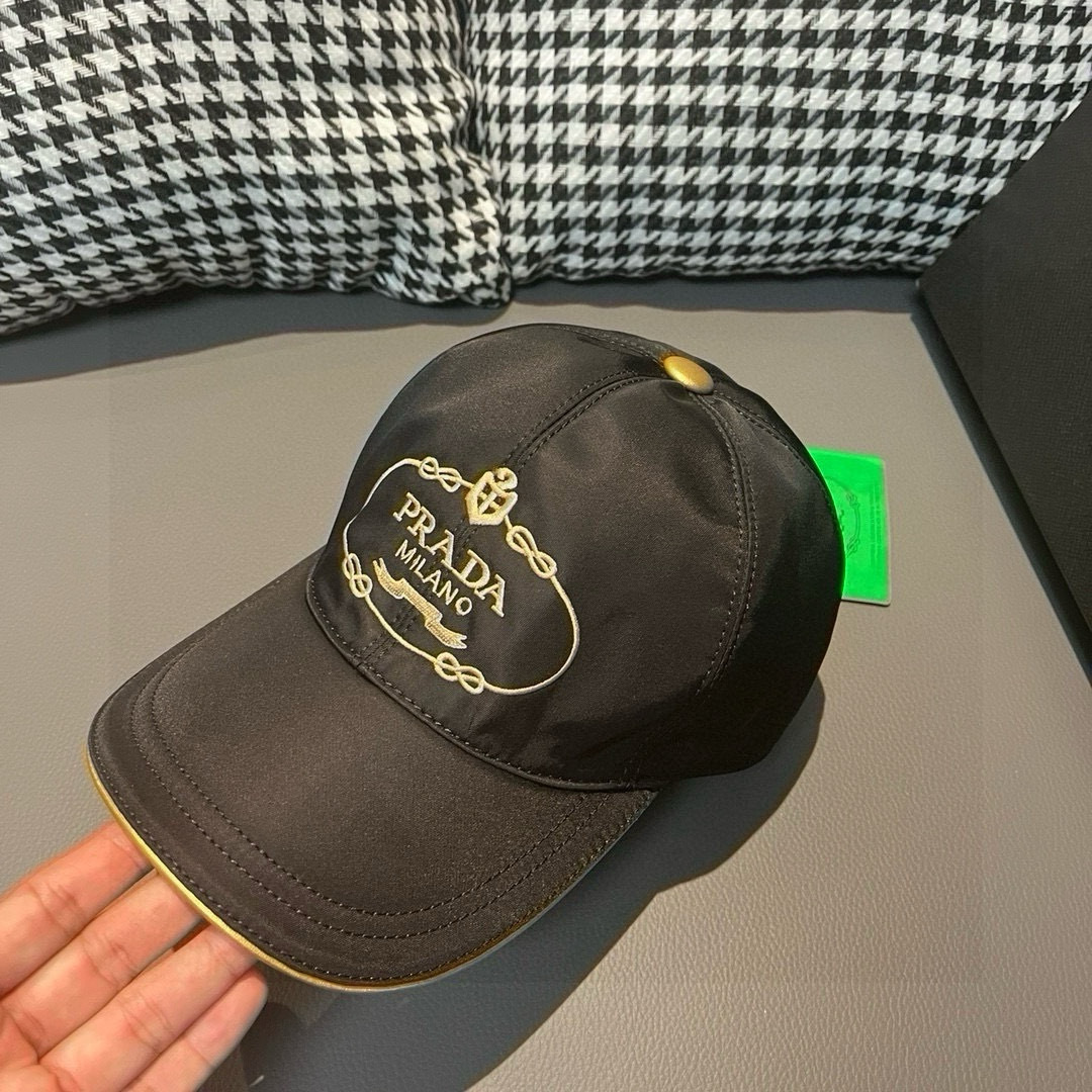 プラダ「Prada」  Re-Nylon Baseball Cap