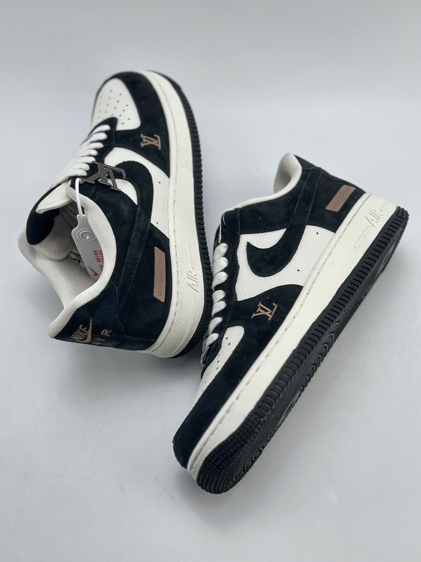 「コラボモデル」Louis Vuitton x Nike Air Force 1 Low スニーカー