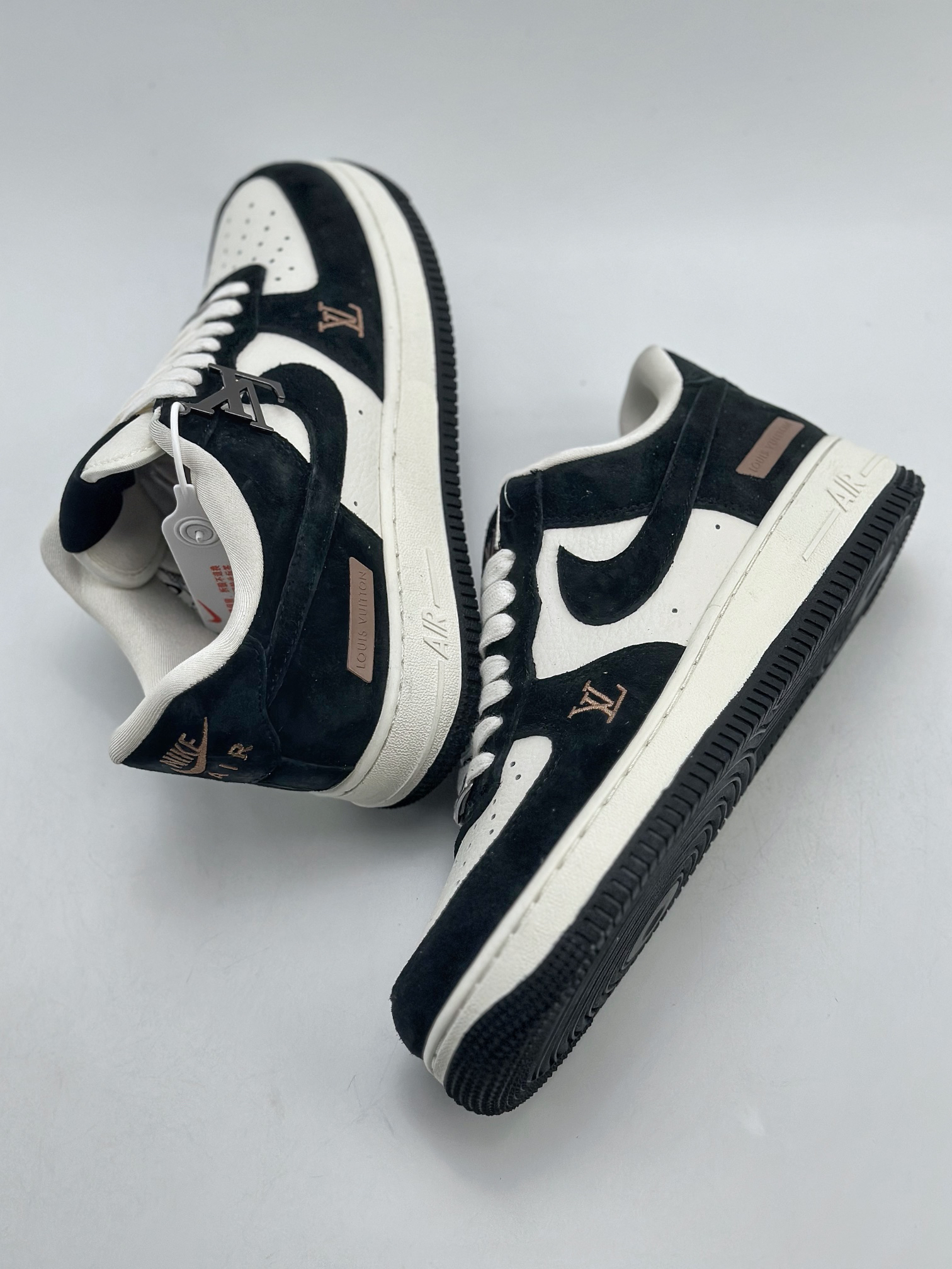 「コラボモデル」Louis Vuitton x Nike Air Force 1 Low スニーカー