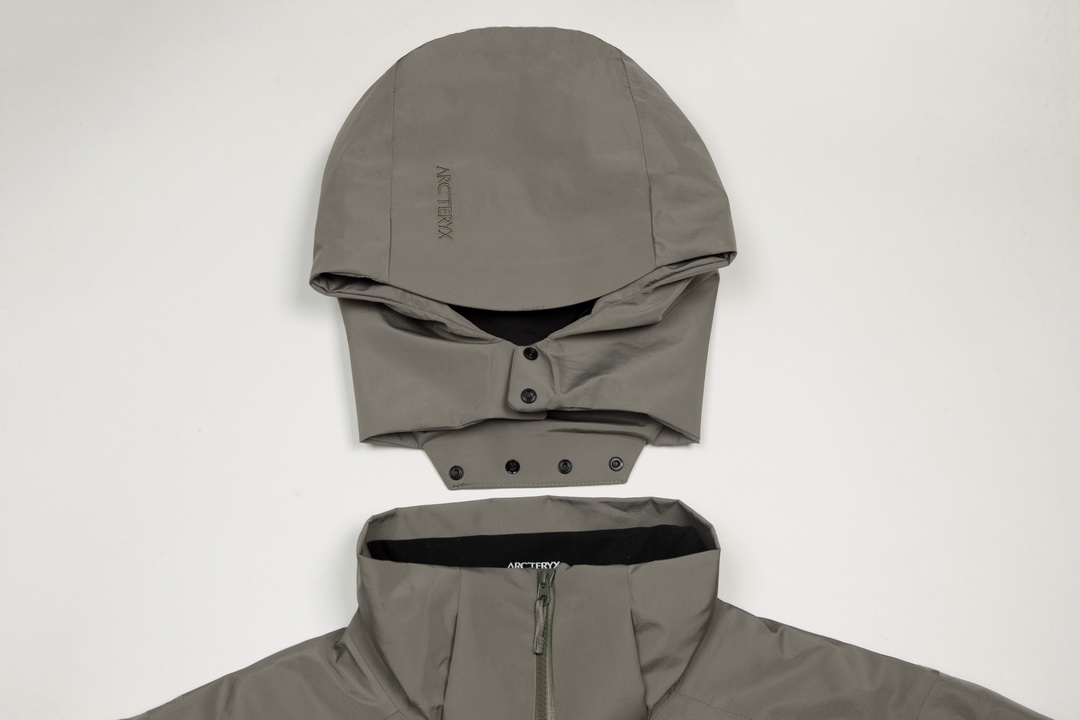 アークテリクス「ARC'TERYX」 ユニセックス フード付きスキーダウンパーカー