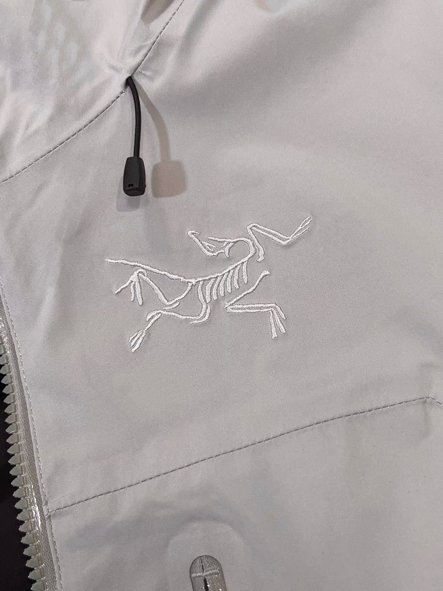 アークテリクス「ARC'TERYX」ウィンド＆ウォータープルーフ アウトドアジャケット