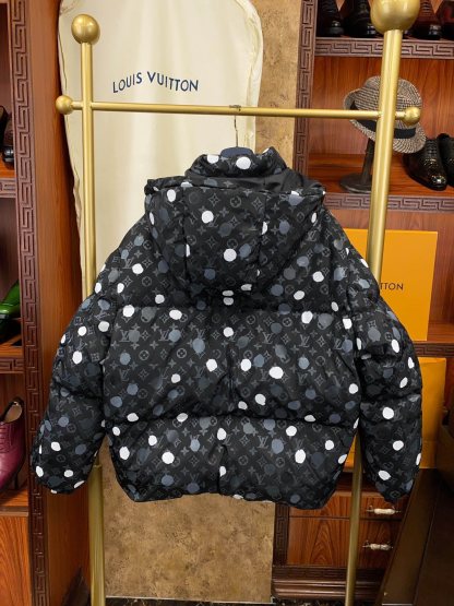 ルイ・ヴィトン「Louis Vuitton」MONOGRAM PILLOW ダウンジャケット