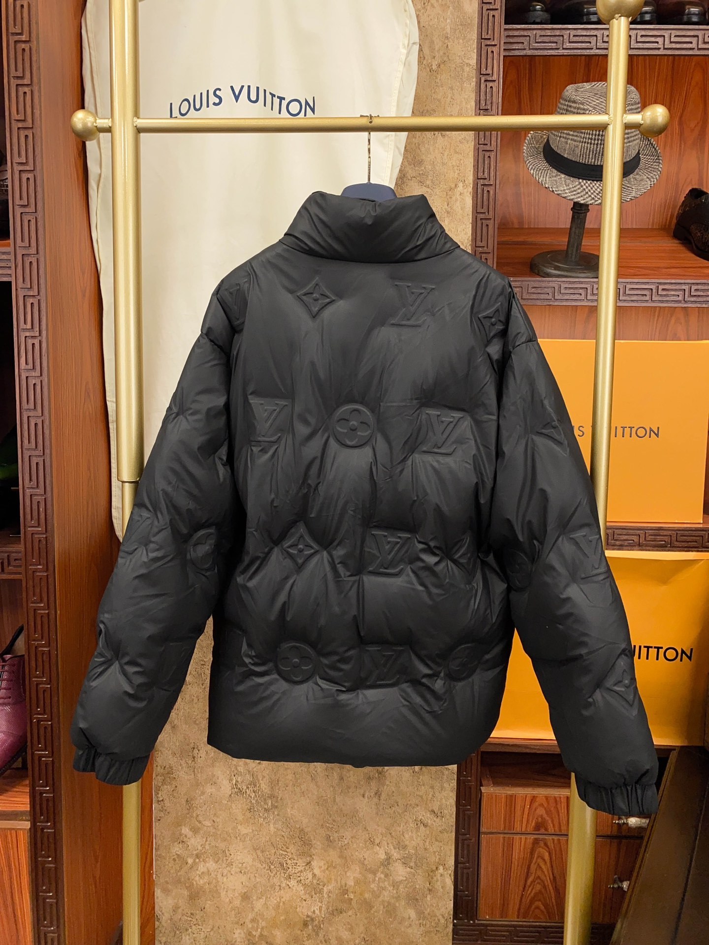 ルイ・ヴィトン「Louis Vuitton」 MONOGRAM BOYHOOD レリーフダウンジャケット