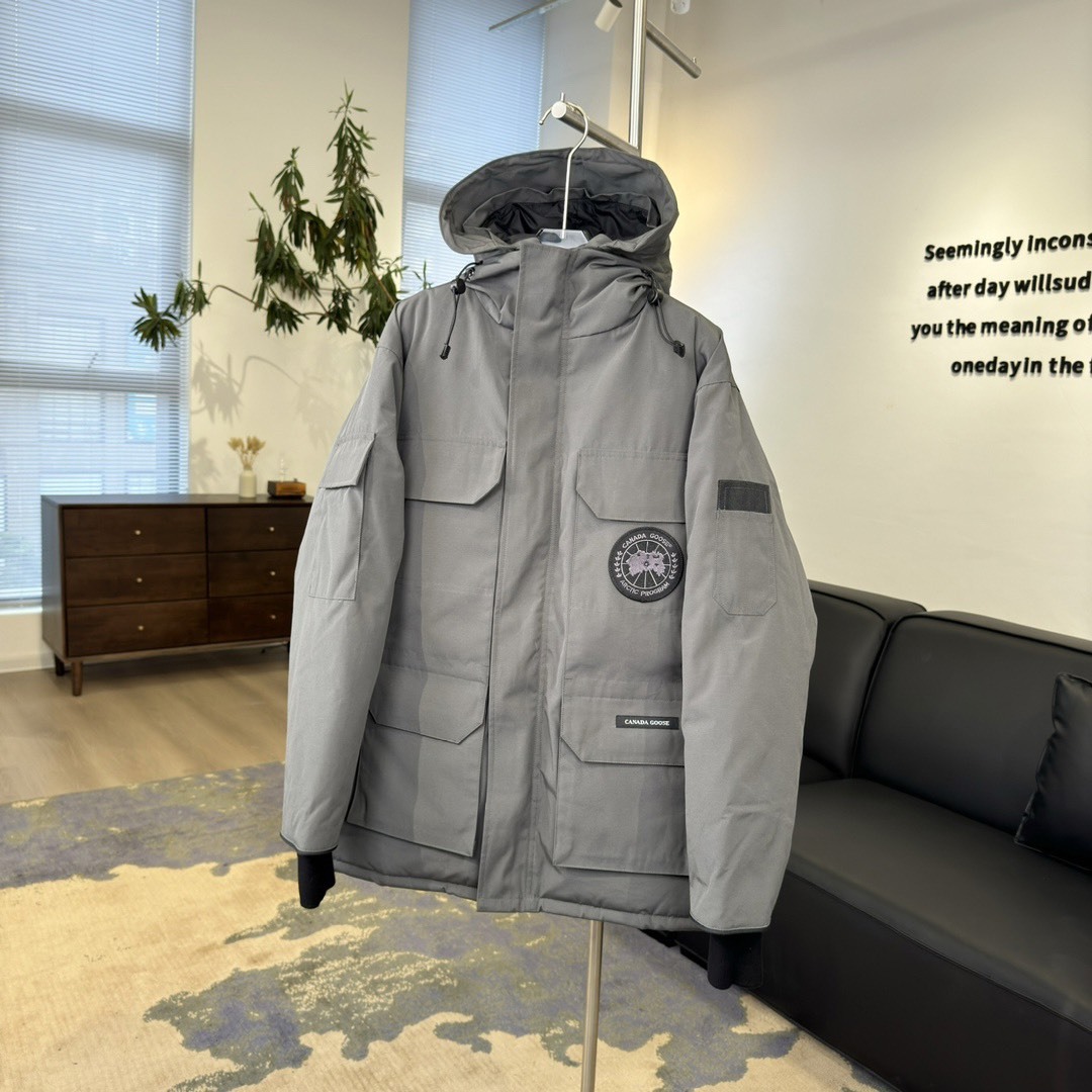 カナダグース「Canada Goose」パーカーダウンコート