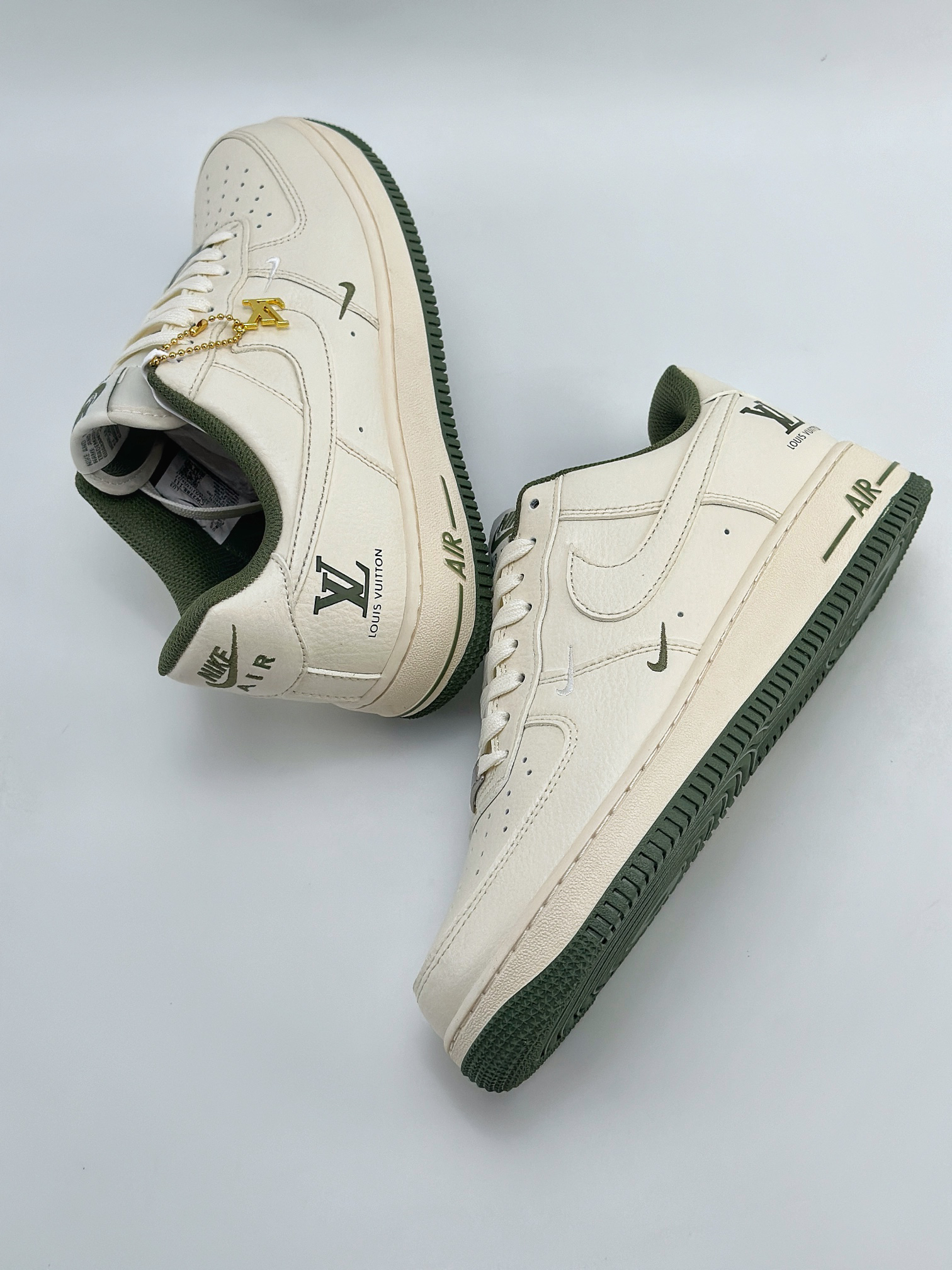 「コラボモデル」Louis Vuitton x Nike Air Force 1 Low スニーカー
