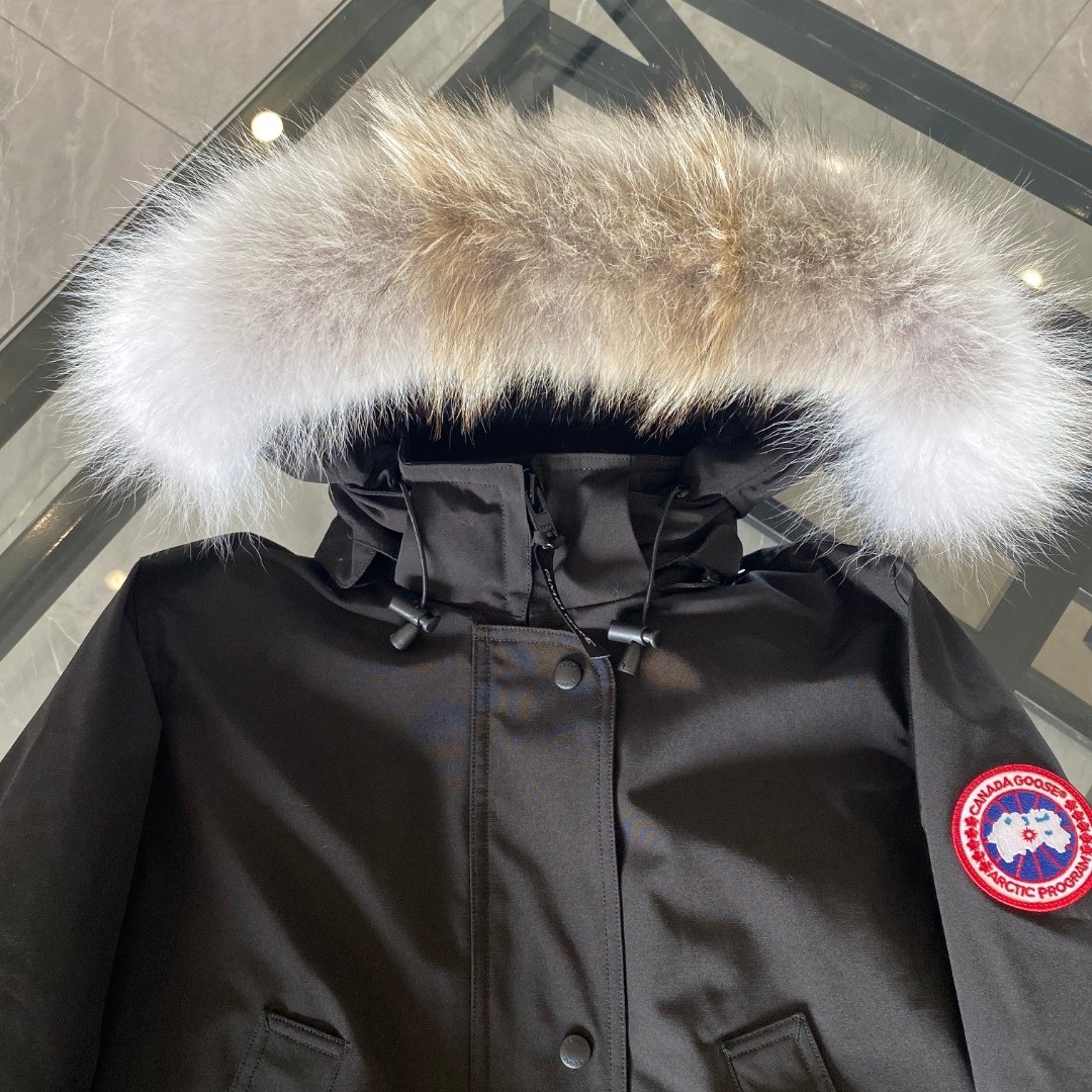 カナダグース「Canada Goose」パーカーダウンコート