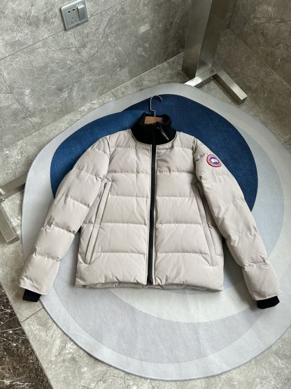カナダグース「Canada Goose」ダウンジャケット
