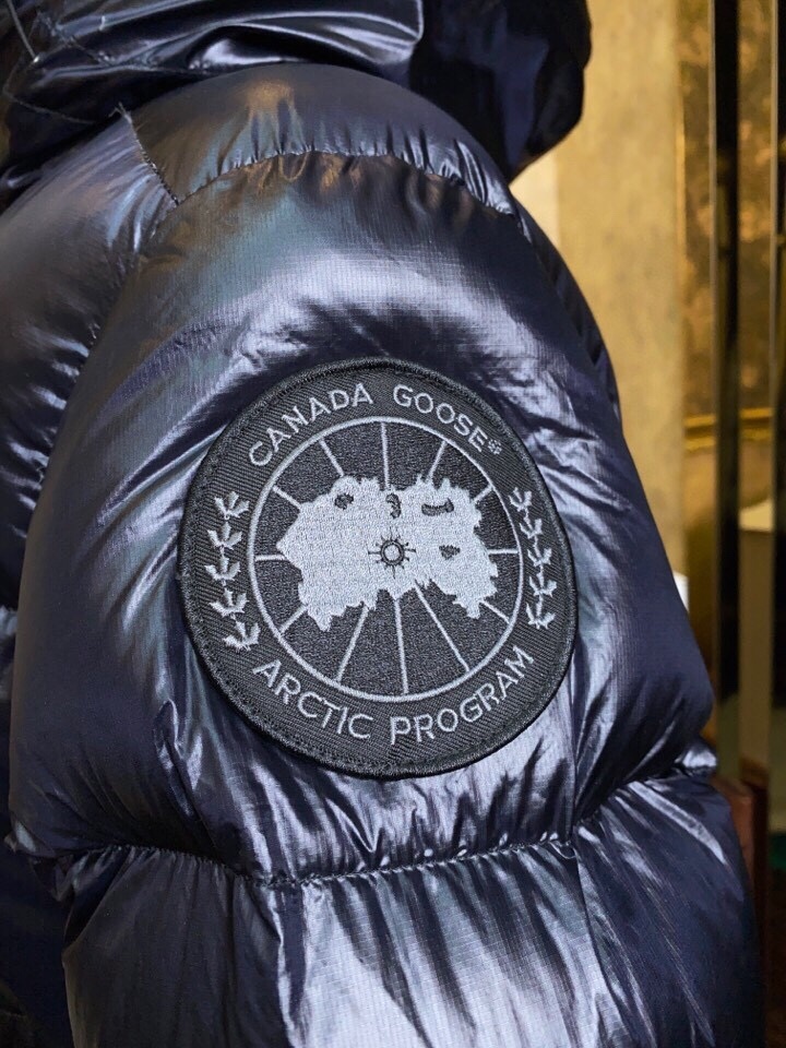 カナダグース「Canada Goose」ダウンジャケット