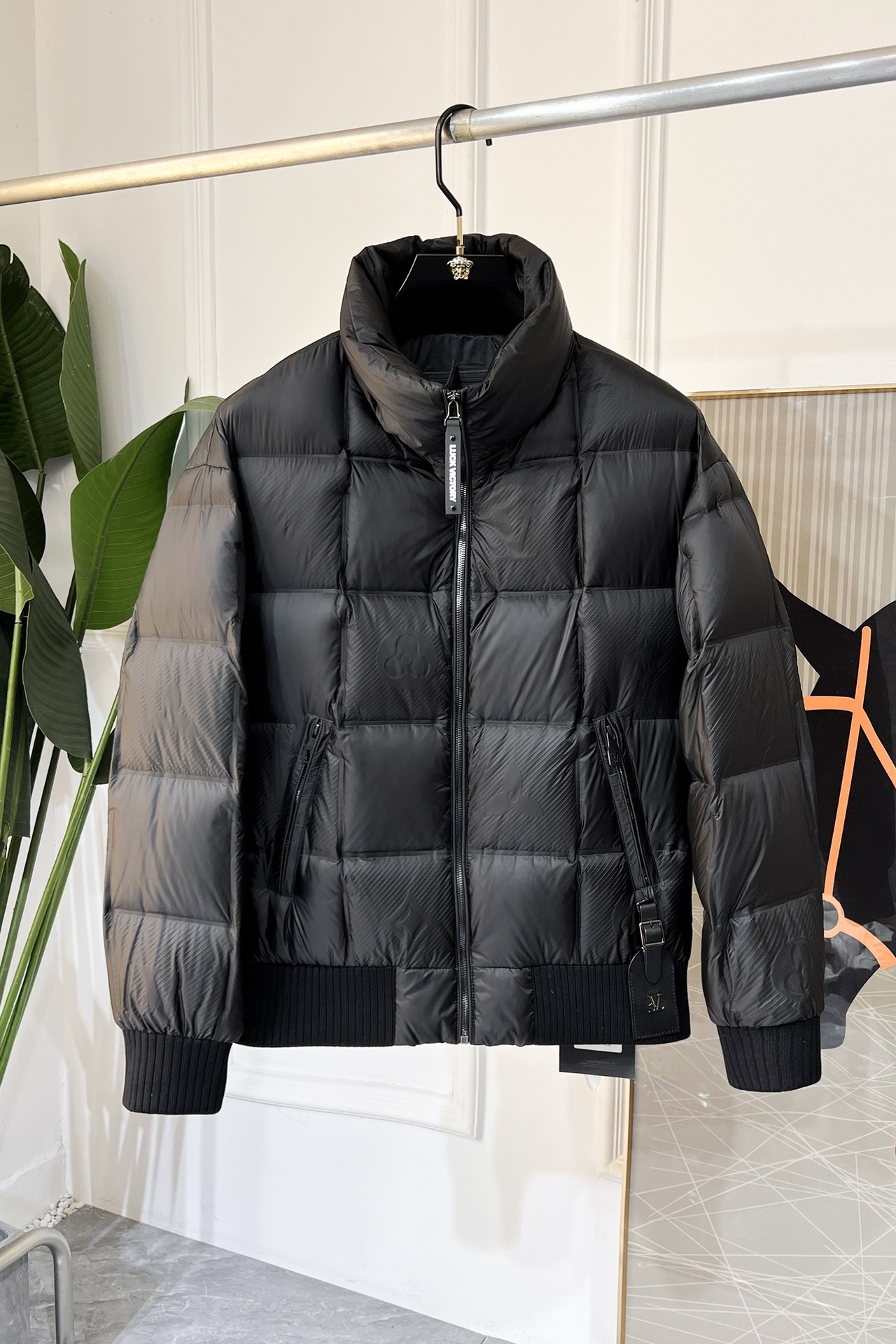 ルイ・ヴィトン「Louis Vuitton」‌ MONOGRAM PILLOW ダウンジャケット