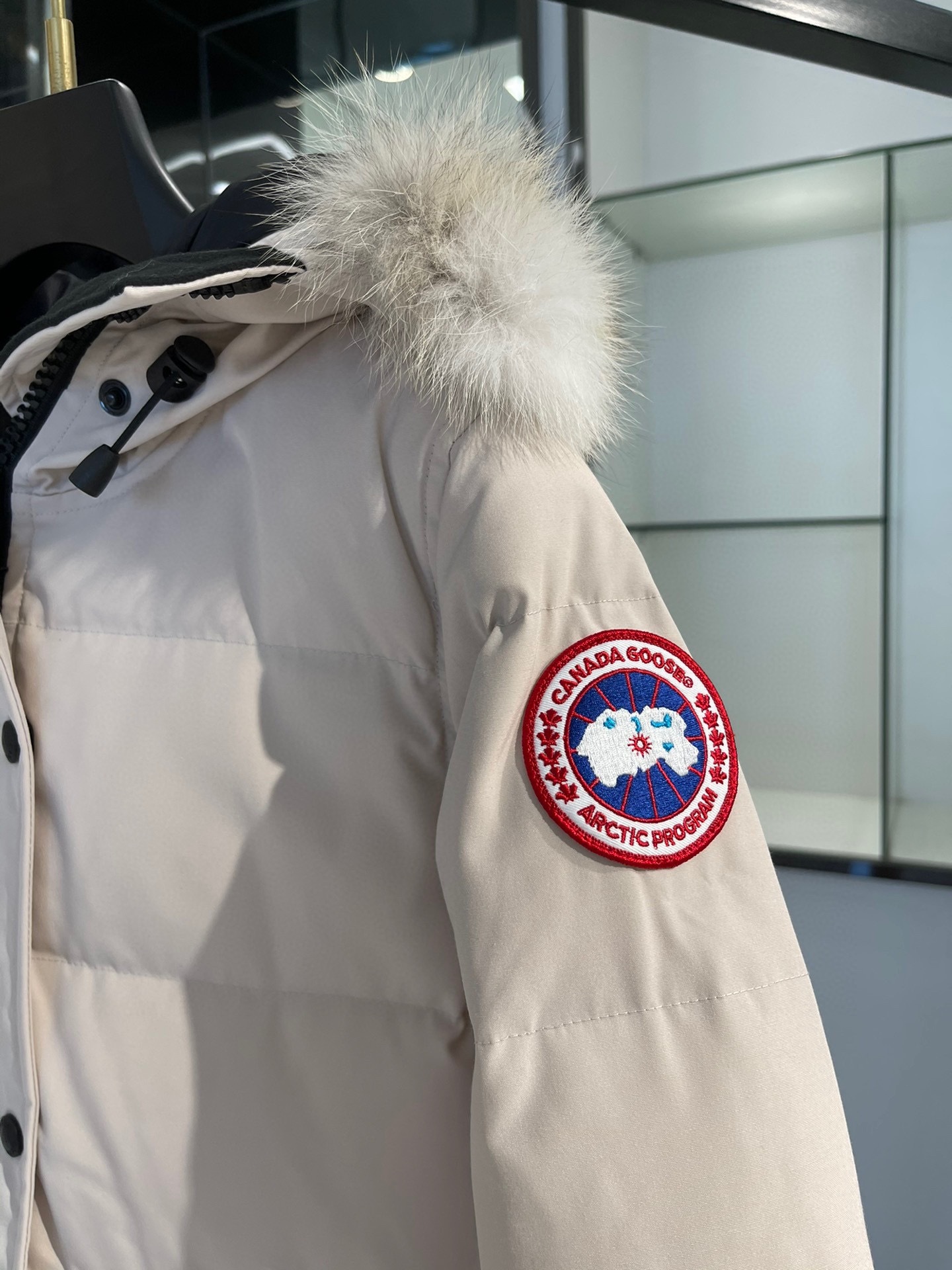 カナダグース「Canada Goose」シグネチャーロゴ ダウンジャケット