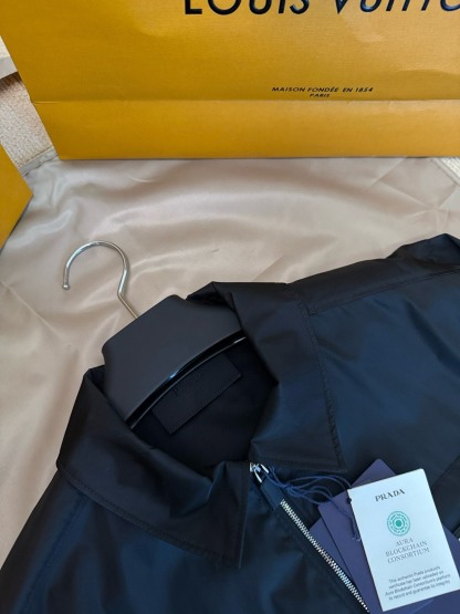 プラダ「Prada」 Re-Nylon ジップアップジャケット