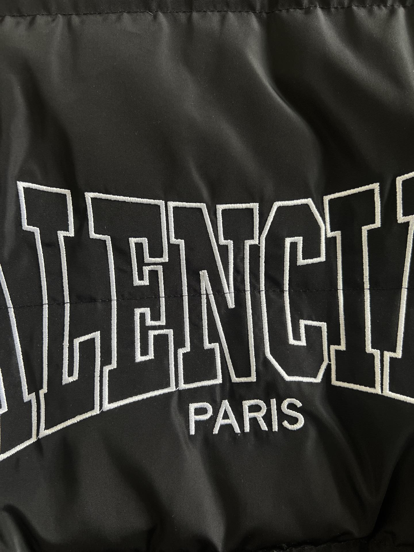バレンシアガ「Balenciaga」‌2025FW リバーシブル スタンドカラー ダウンジャケット
