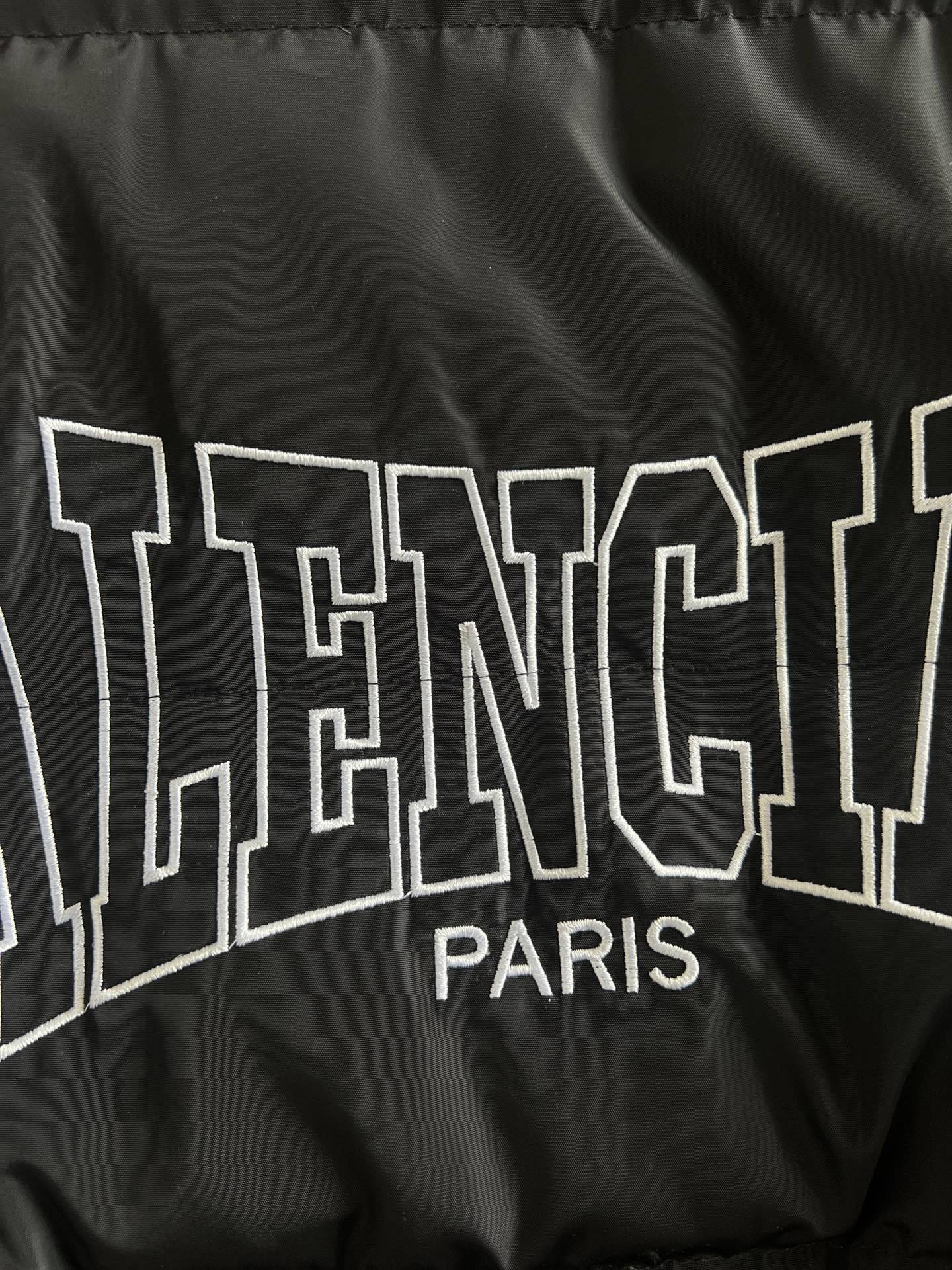 バレンシアガ「Balenciaga」‌2025FW リバーシブル スタンドカラー ダウンジャケット