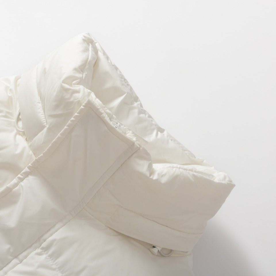 バレンシアガ「Balenciaga」‌フレームシルエットダウンジャケット