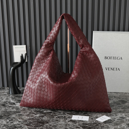 ボッテガ・ヴェネタ「Bottega Veneta」 Hop ラージショルダーバッグ