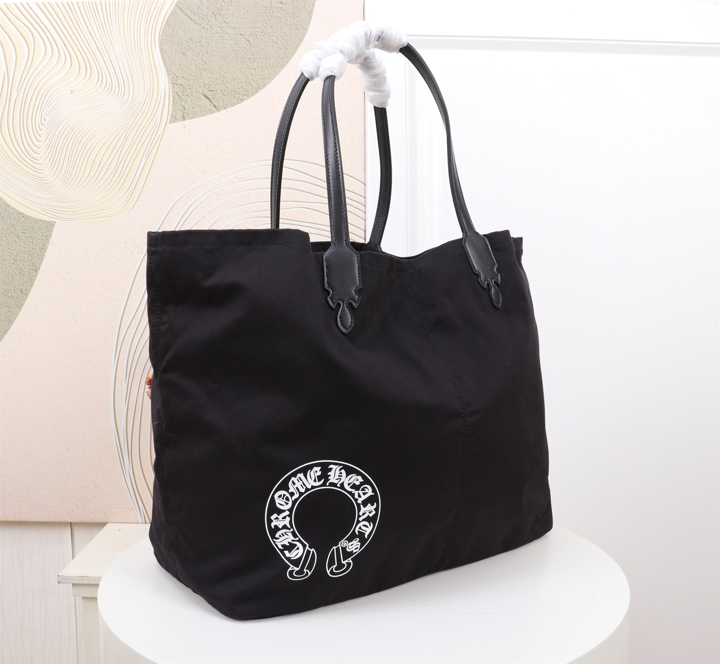 クロムハーツ「Chrome Hearts」十字架のトートバッグ