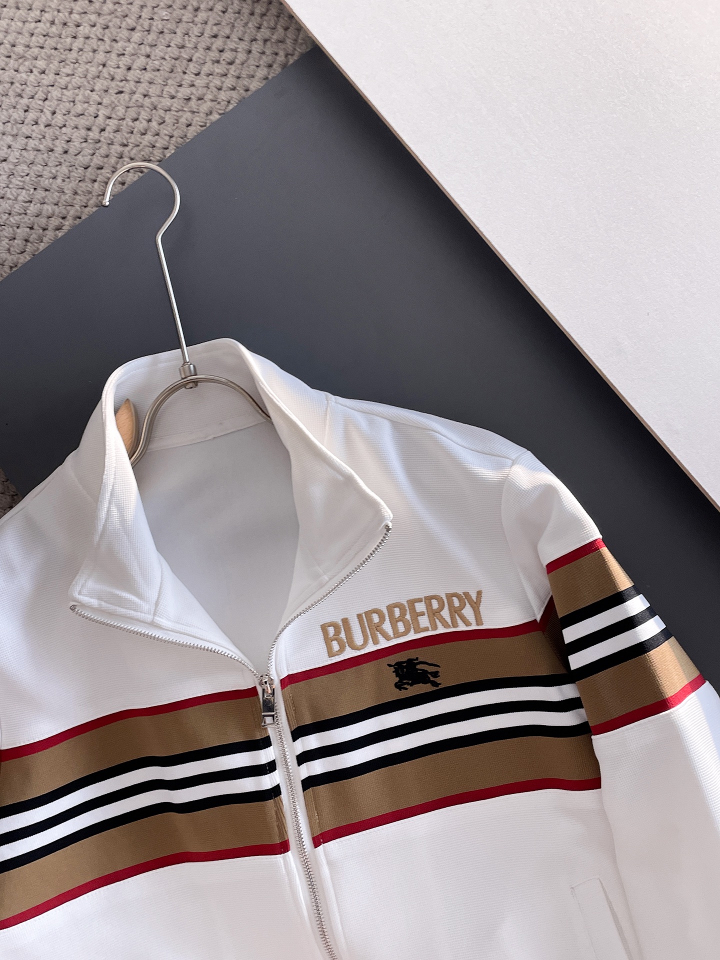 バーバリー「Burberry」秋冬 メンズ  カジュアルスポーツセット