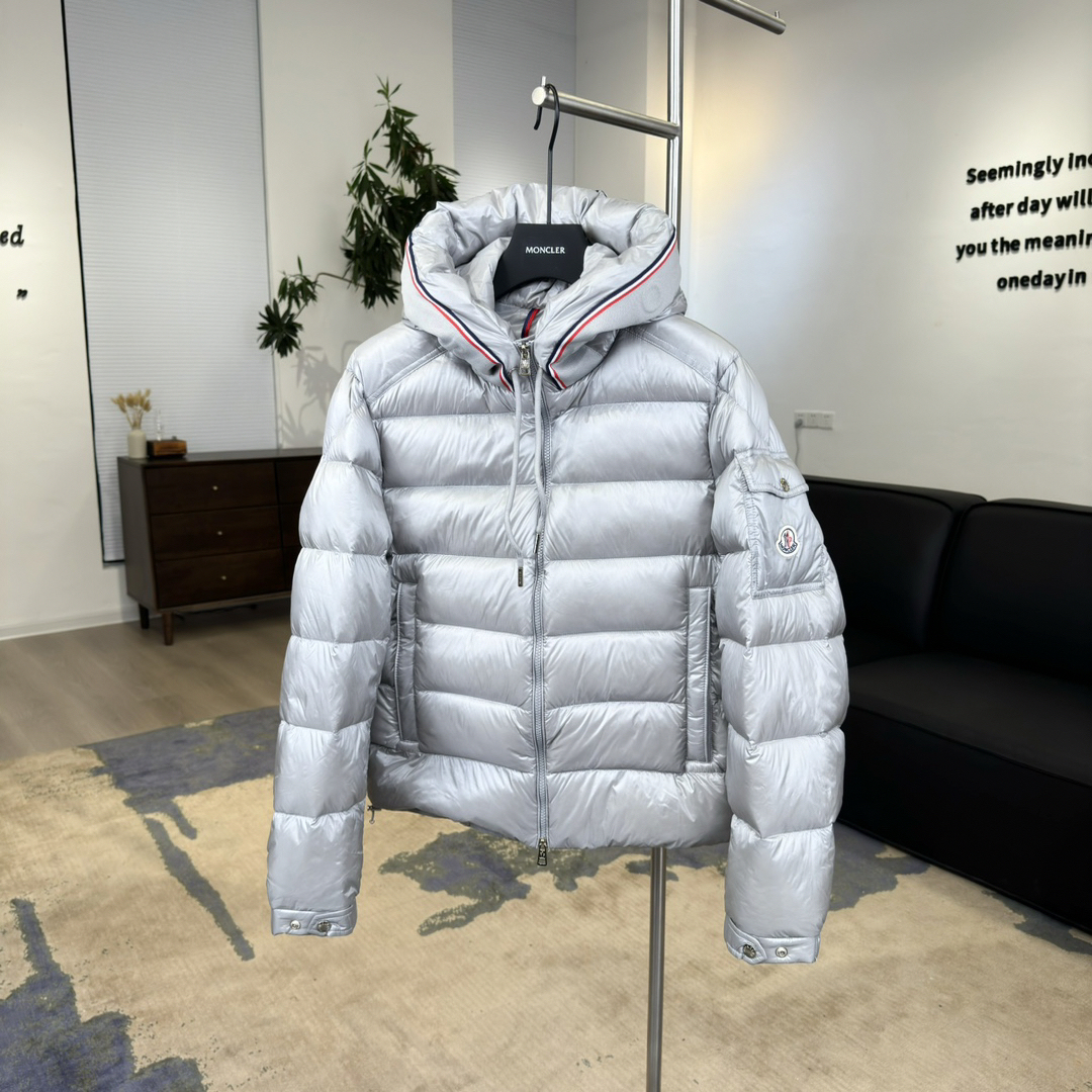 モンクレール「Moncler」フード付きカラーブロック ダウンジャケット