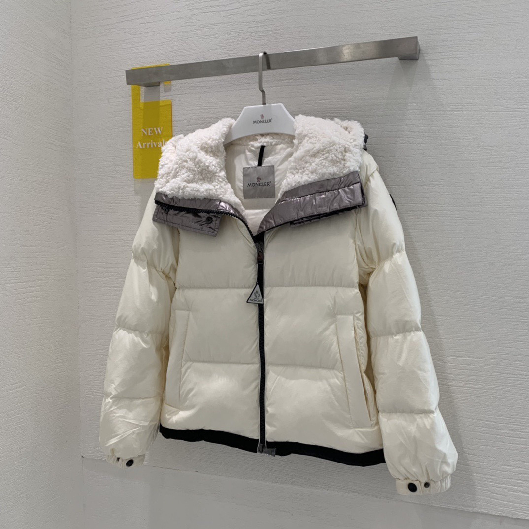 モンクレール「Moncler」ホワイトダウン ラムフード ダウンコート