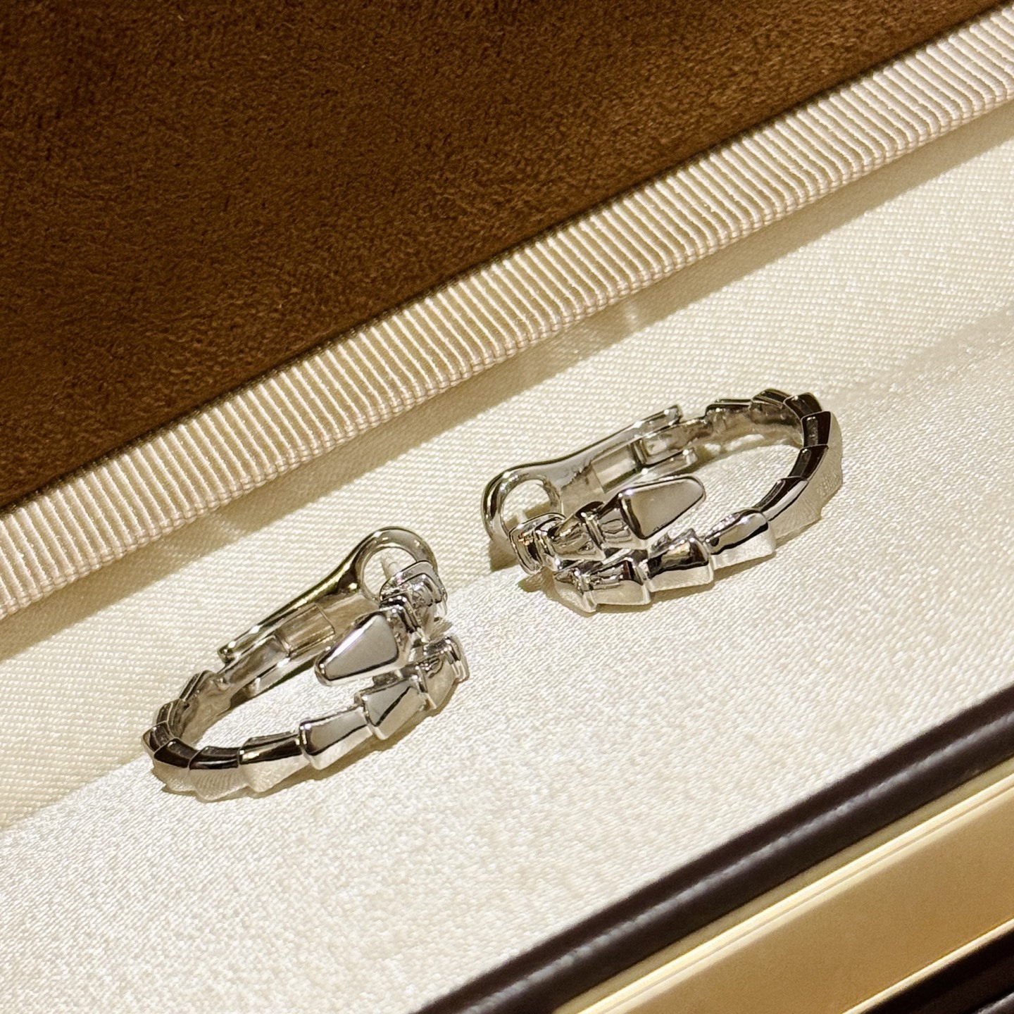 カルティエ「Cartier」BVLGARI Serpenti Viper ピアス（イヤリング）