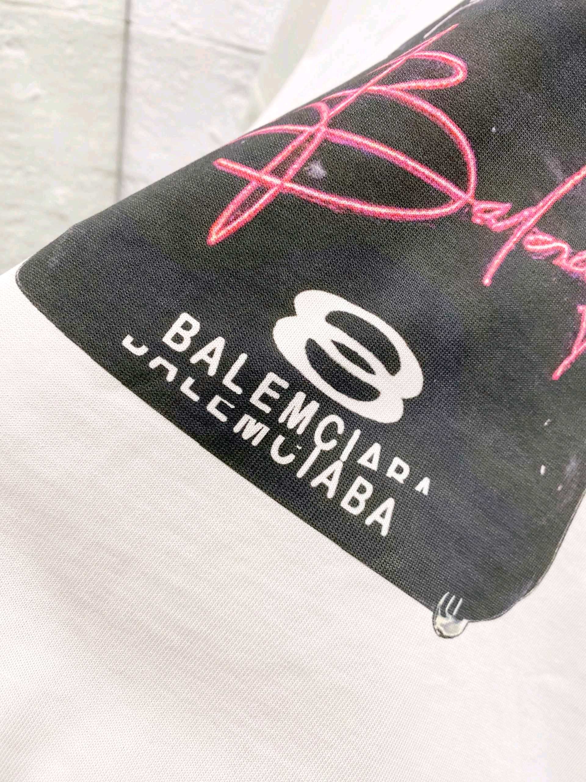 バレンシアガ「Balenciaga」ハイネックプレミアムコットン半袖Tシャツ