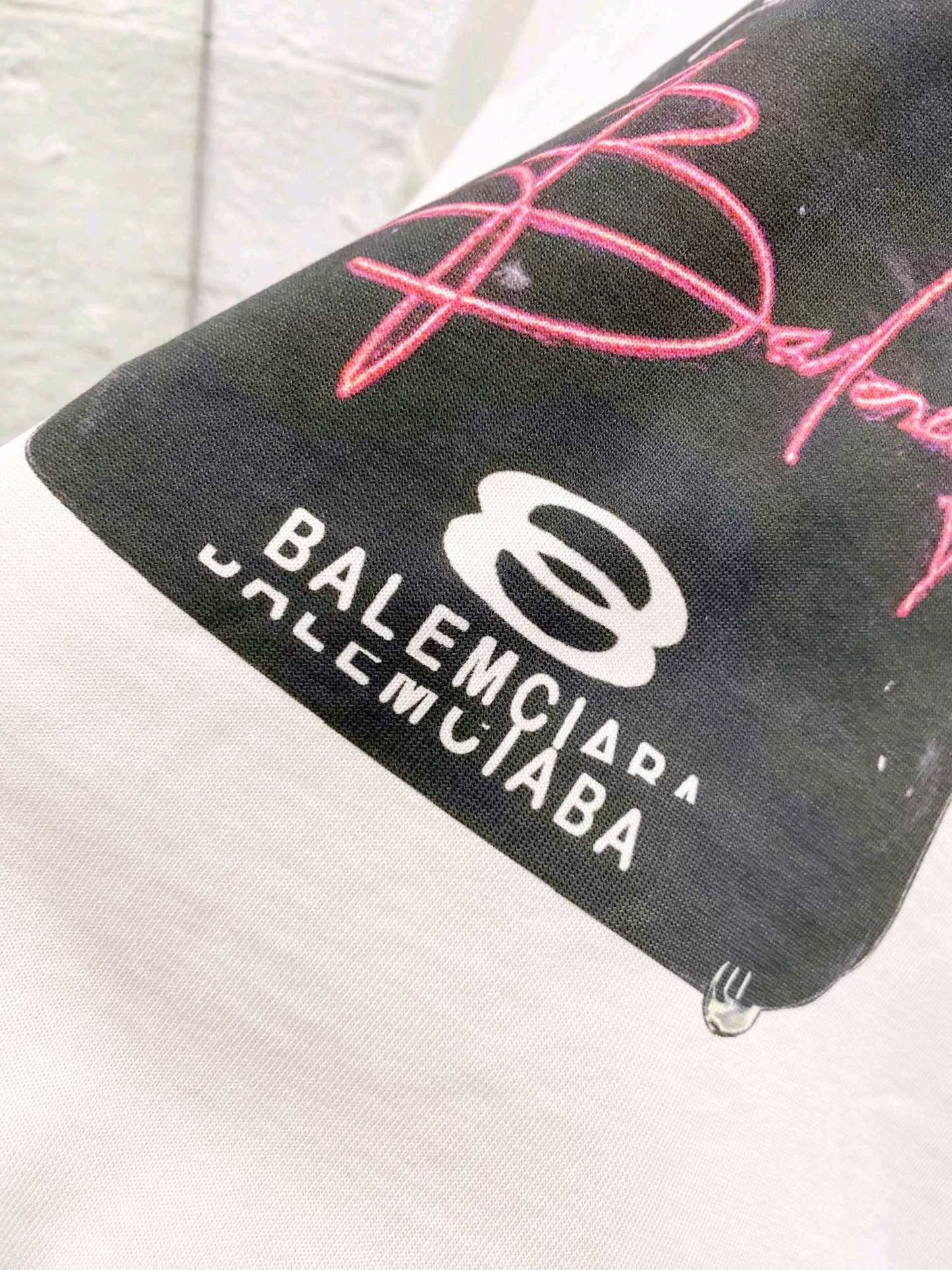 バレンシアガ「Balenciaga」ハイネックプレミアムコットン半袖Tシャツ