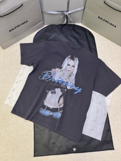 バレンシアガ「Balenciaga」ブリトニー・スピアーズ ポートレート プリントTシャツ