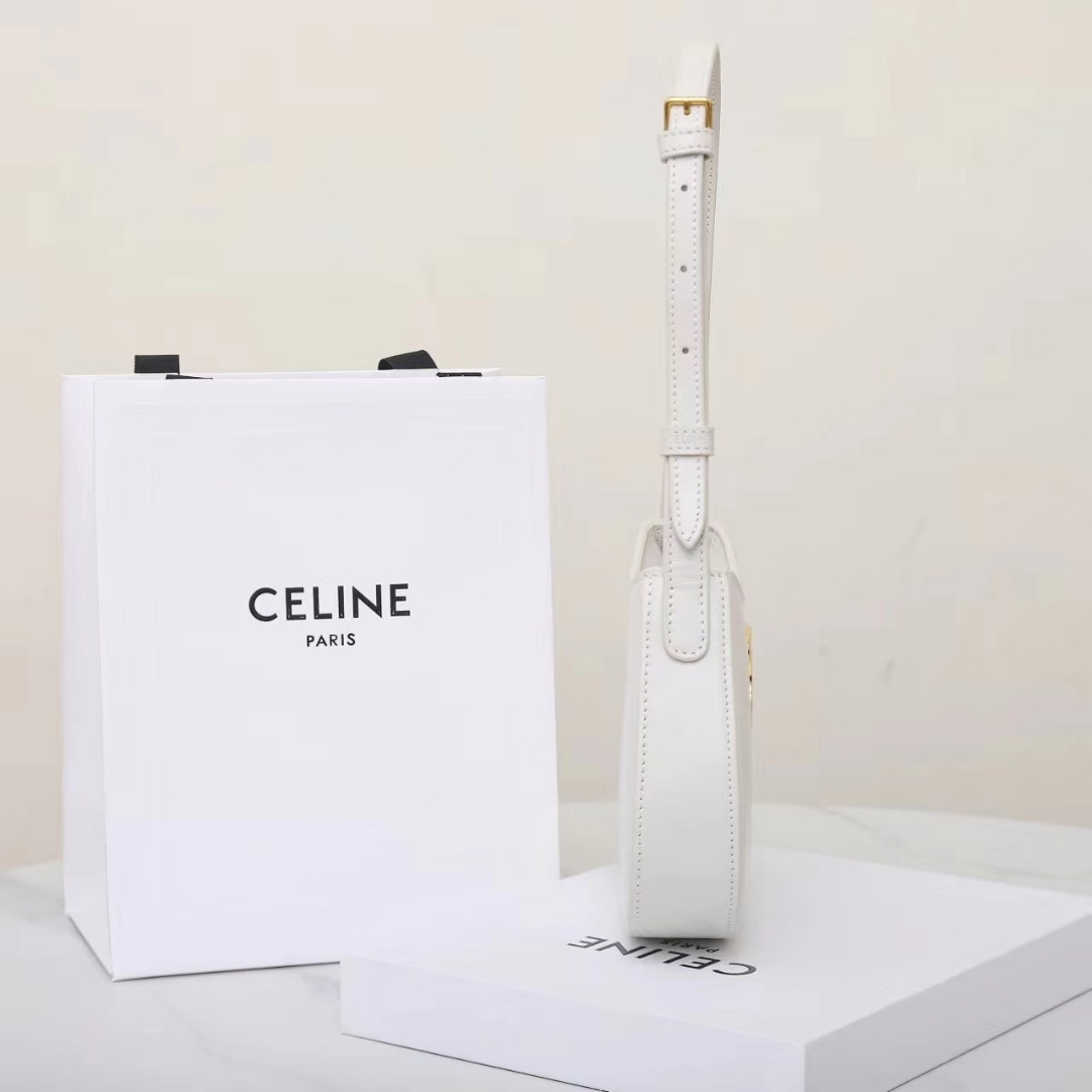 セリーヌ「Celine」Triomphe アンダーアームバッグ