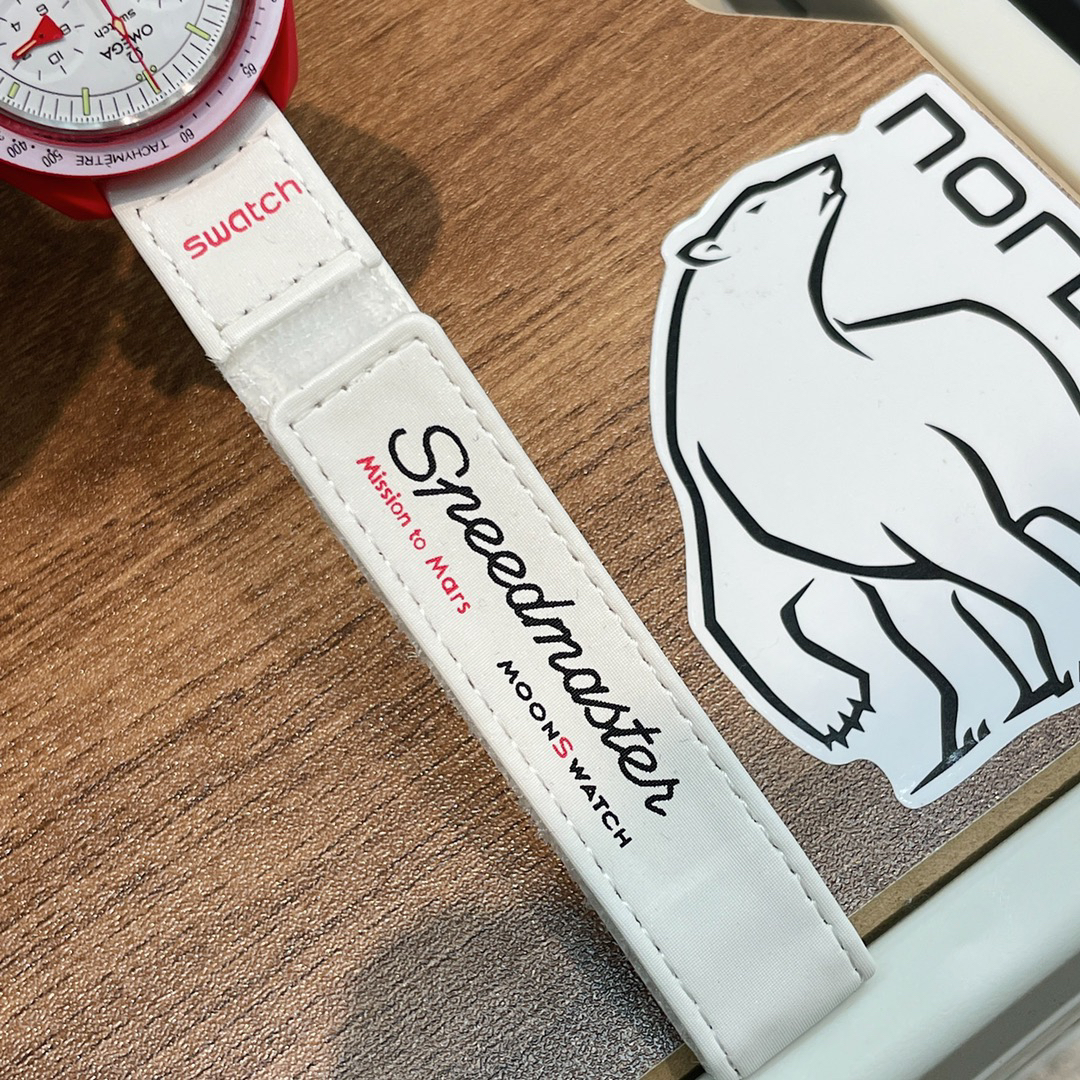 スウォッチ「Swatch」OMEGA BIOCERAMICMoonSwatchコレクション  腕時計42MM