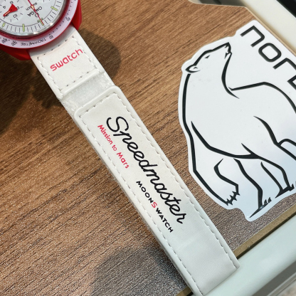 スウォッチ「Swatch」OMEGA BIOCERAMICMoonSwatchコレクション  腕時計42MM