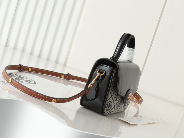 トリー バーチ「Tory Burch」Tofu ショルダーバッグ