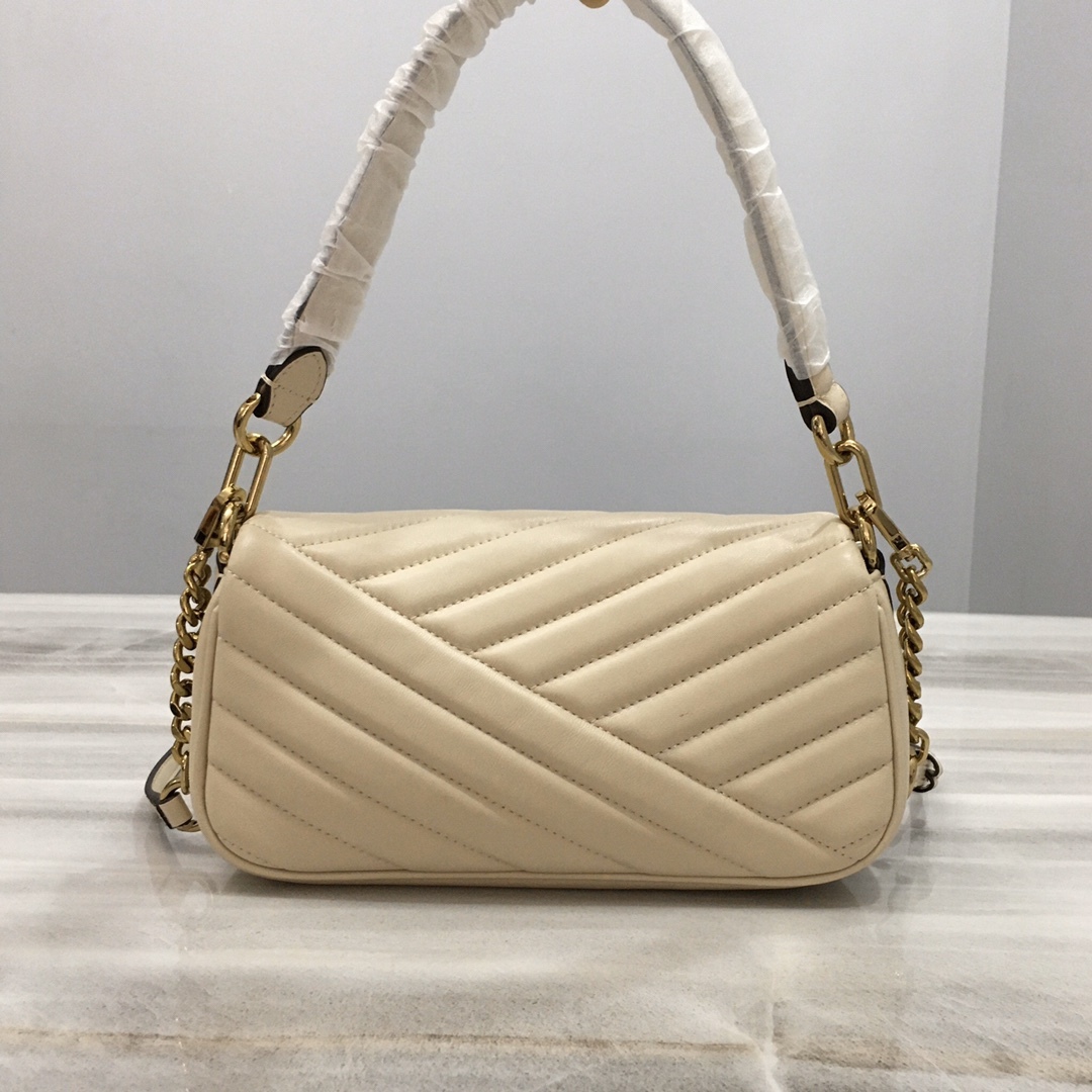 トリー バーチ「Tory Burch」 KIRA 菱目キルティング アンダーアームバッグ