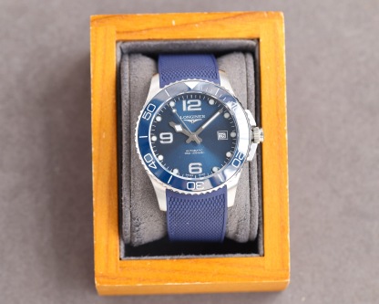 ロンジン「Longines」HydroConquestセラミックベゼル メンズウォッチ41MM