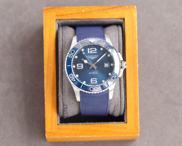 ロンジン「Longines」HydroConquestセラミックベゼル メンズウォッチ41MM