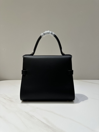 デルヴォー「Delvaux」Tempete MM 牛頸紋レザー ショルダーバッグ-ISETAN PRESTIGE CURATED