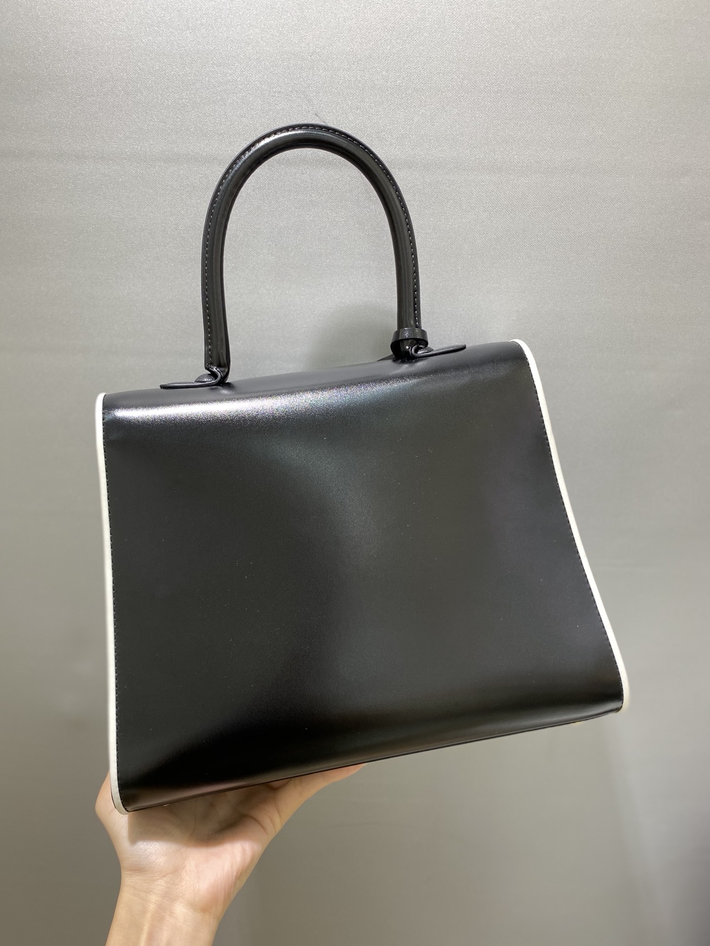 デルヴォー「Delvaux」Brillant シリーズ ハンドバッグ