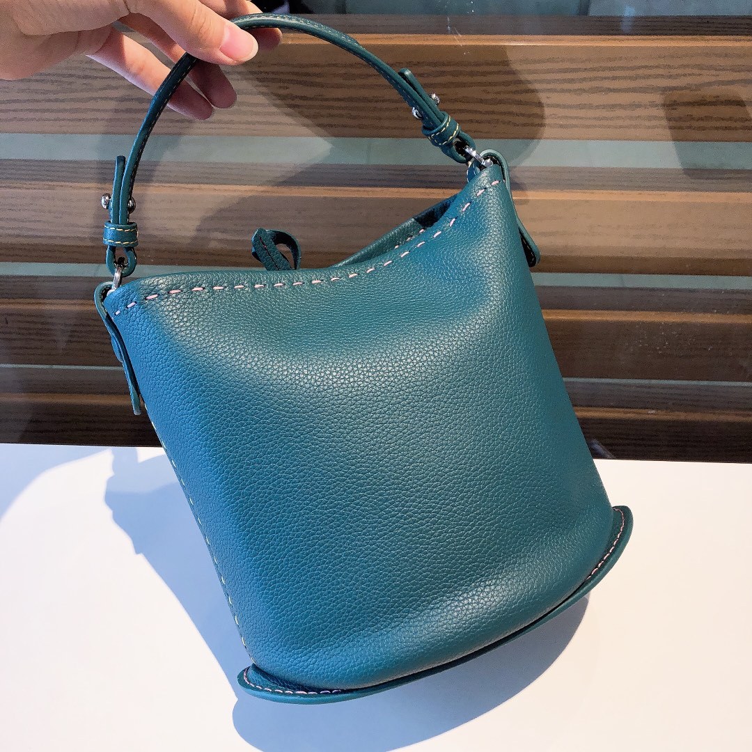 デルヴォー「Delvaux」Pin ミニバケットバッグ