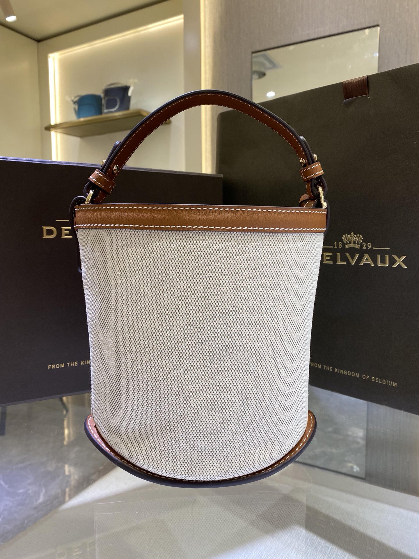 デルヴォー「Delvaux」