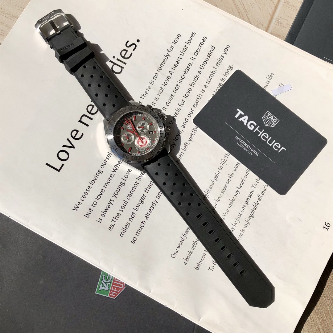 タグ・ホイヤー「TAG Heuer」Formula 1 メンズクオーツ腕時計 43mm