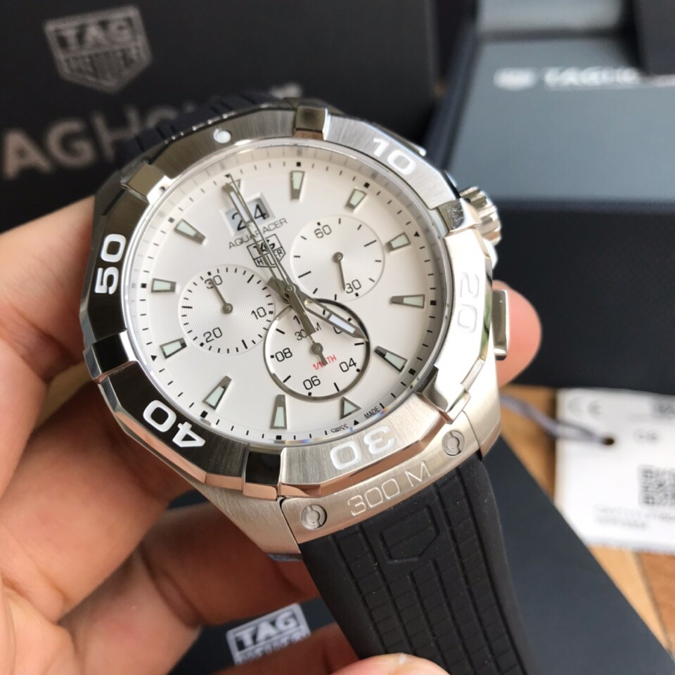 タグ・ホイヤー「TAG Heuer」 アクアレーサー クォーツ クロノグラフ メンズウォッチ43mm