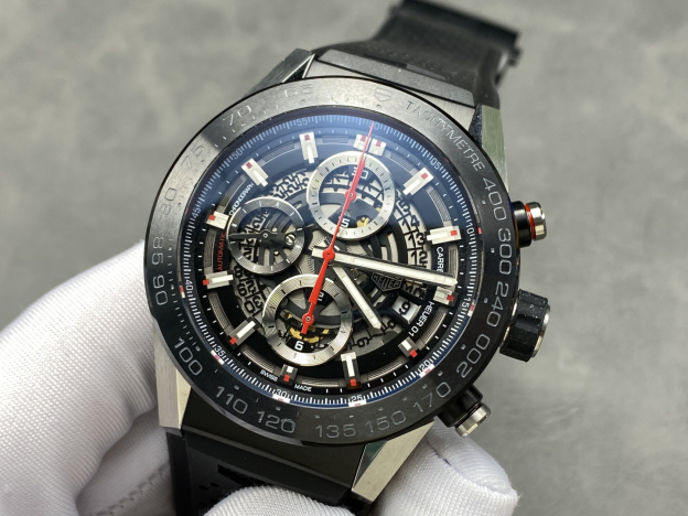 タグ・ホイヤー「TAG Heuer」カレラ ヒューアークロノグラフ 腕時計43mm