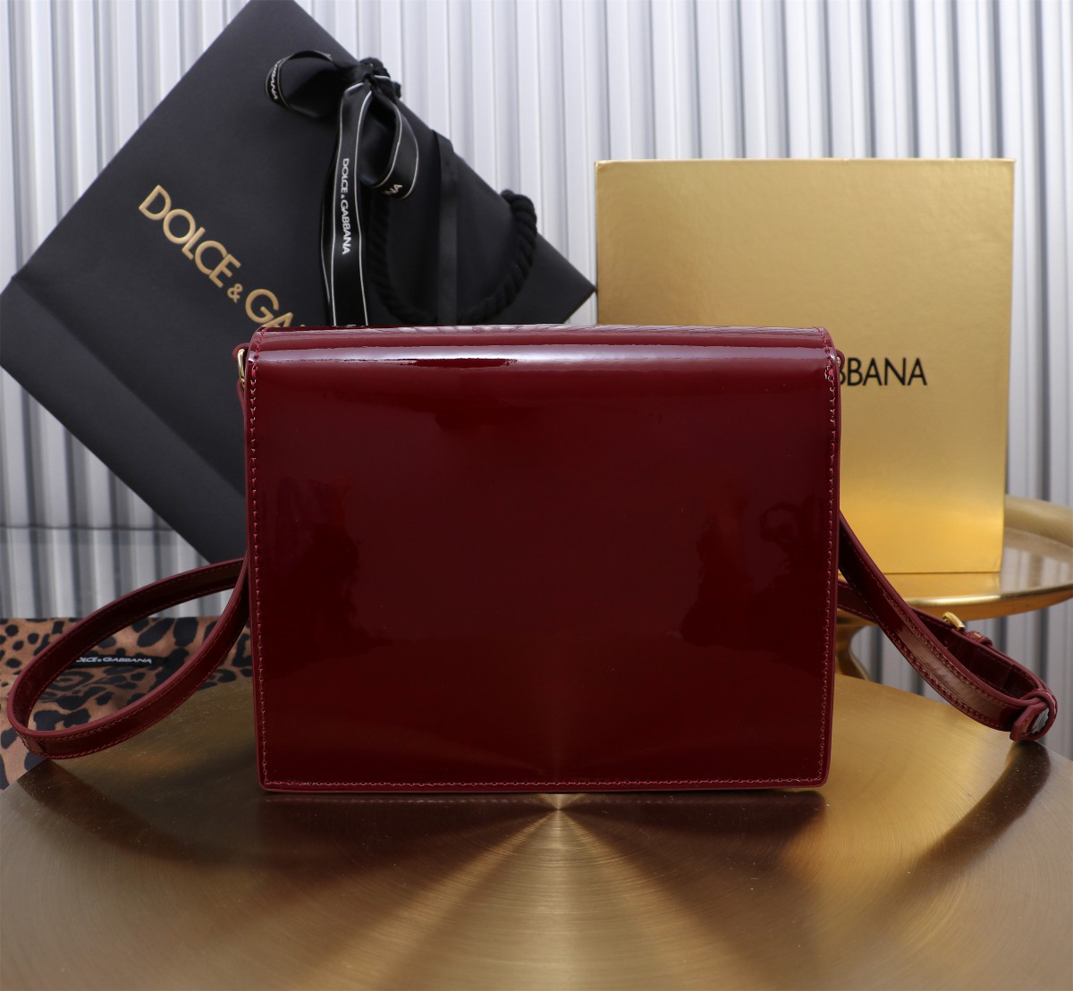 ドルチェ・アンド・ガッバーナ「D&G」ロゴバッグ ジオメトリック ショルダーバッグ