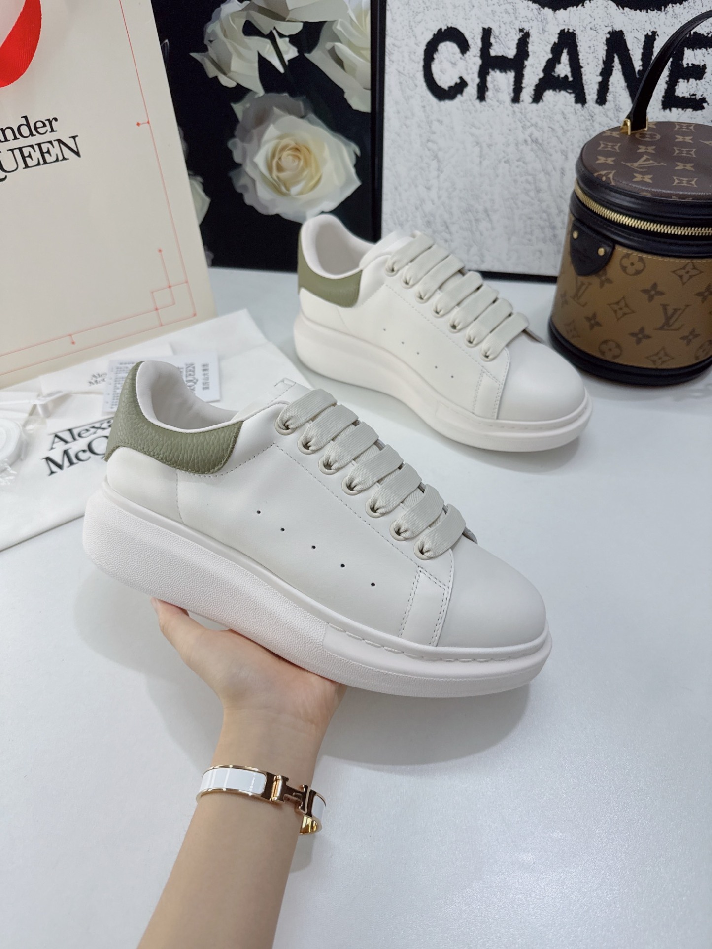 アレキサンダー・マックイーン［Alexander McQueen］Oversized Sneaker "Silk-Embossed Leather" スニーカー