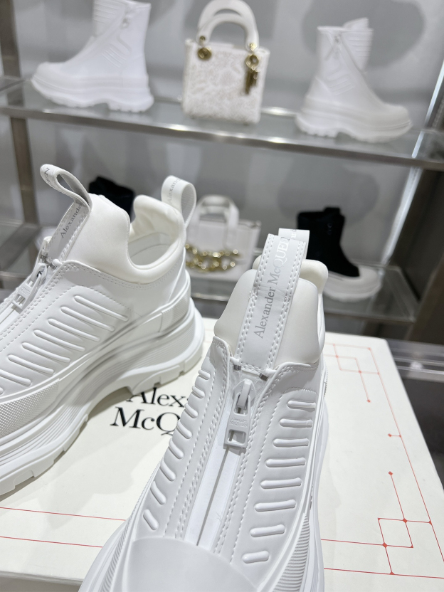 アレキサンダー・マックイーン［Alexander McQueen］Trail-Inspired Sneaker "Tech Waterproof" スニーカー