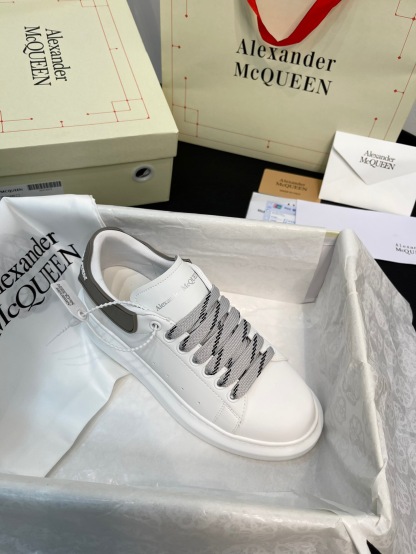 アレキサンダー・マックイーン［Alexander McQueen］Oversized Sneaker スニーカー