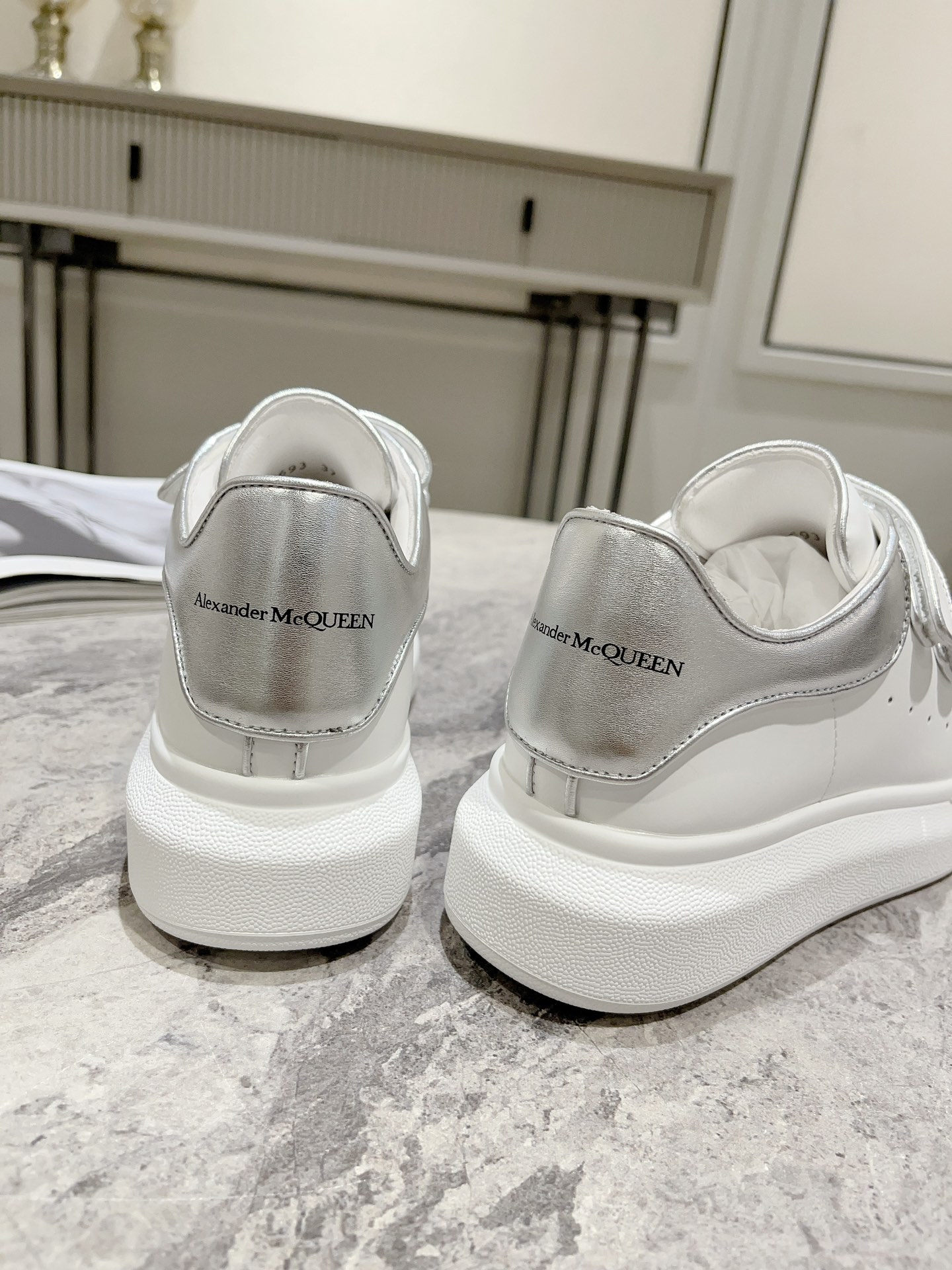 アレキサンダー・マックイーン［Alexander McQueen］Oversized Sneaker スニーカー